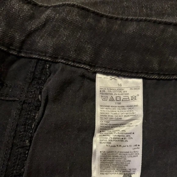 Old Navy Black Mini Denim Skirt - Like New Condition, Size 16 - Picture 3 of 5